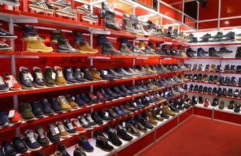 How to order goods: a comprehensive approach at a footwear exhibition