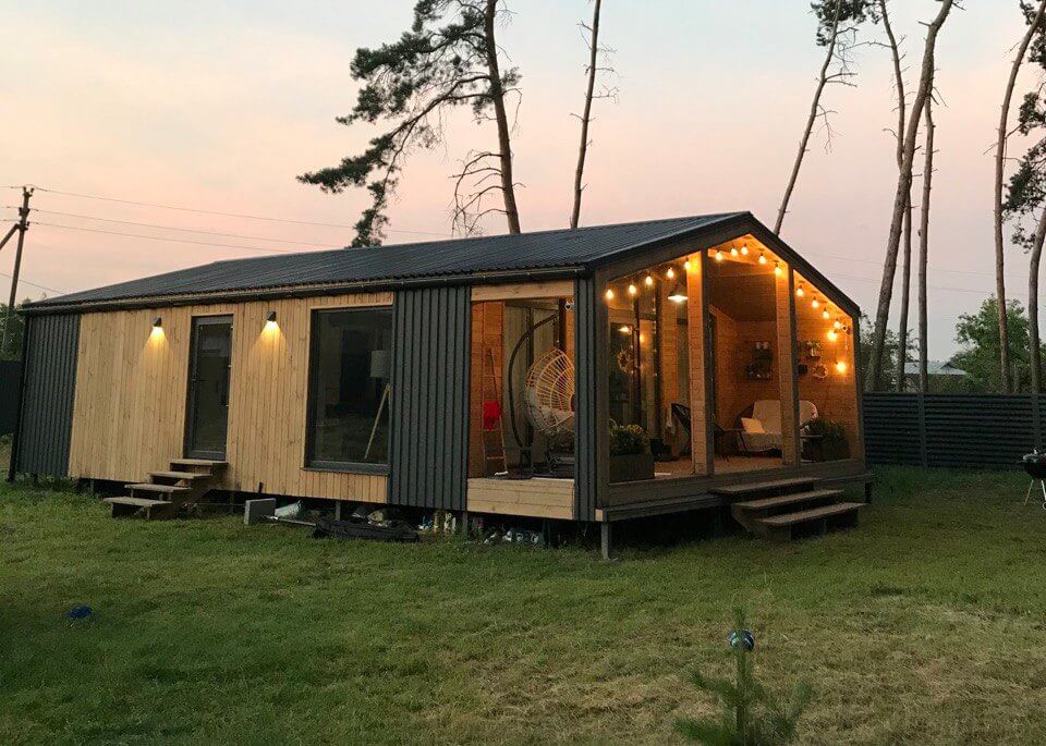 V&yacute;stavba modulov&yacute;ch domov na Ukrajine