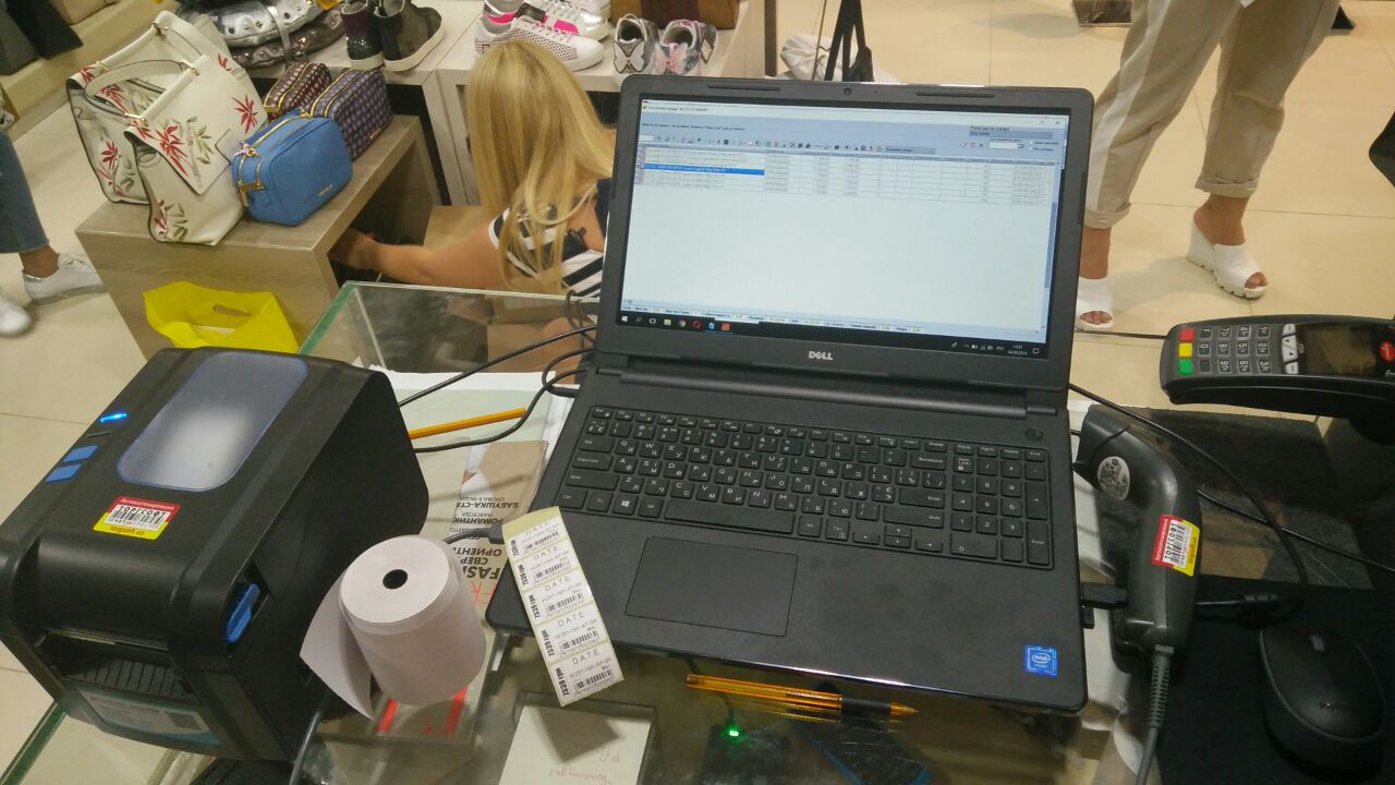 Обладнання для магазину: сканер штрихкодів, принтери етикеток і чеків